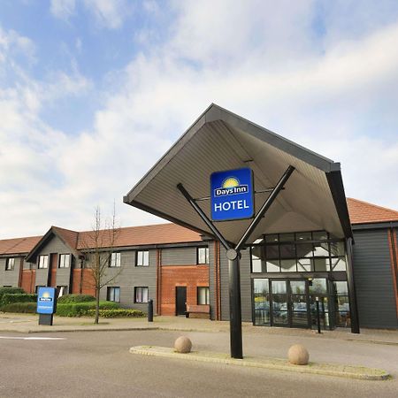 Days Inn Stevenage North Baldock Dış mekan fotoğraf