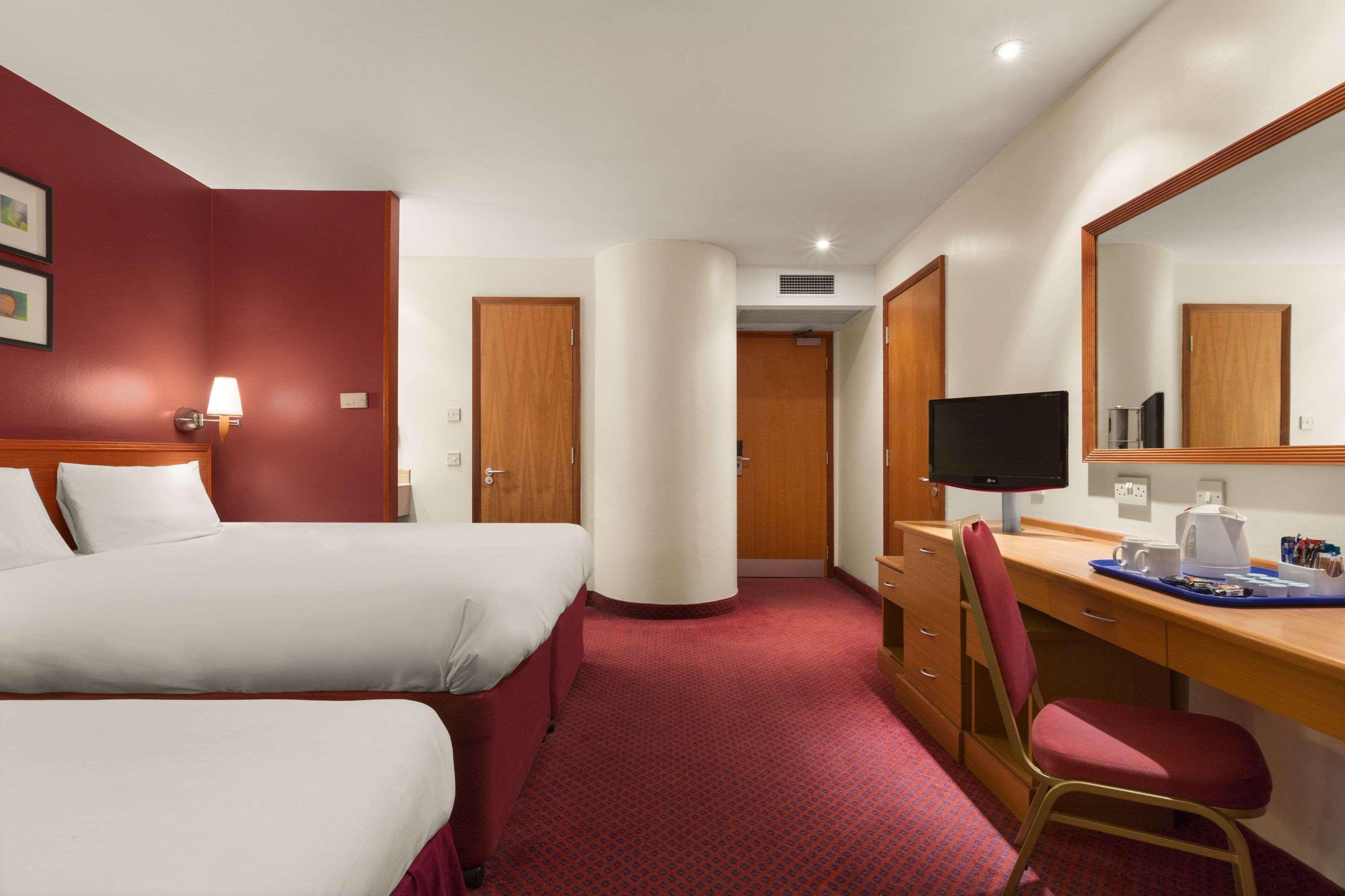 Days Inn Stevenage North Baldock Dış mekan fotoğraf