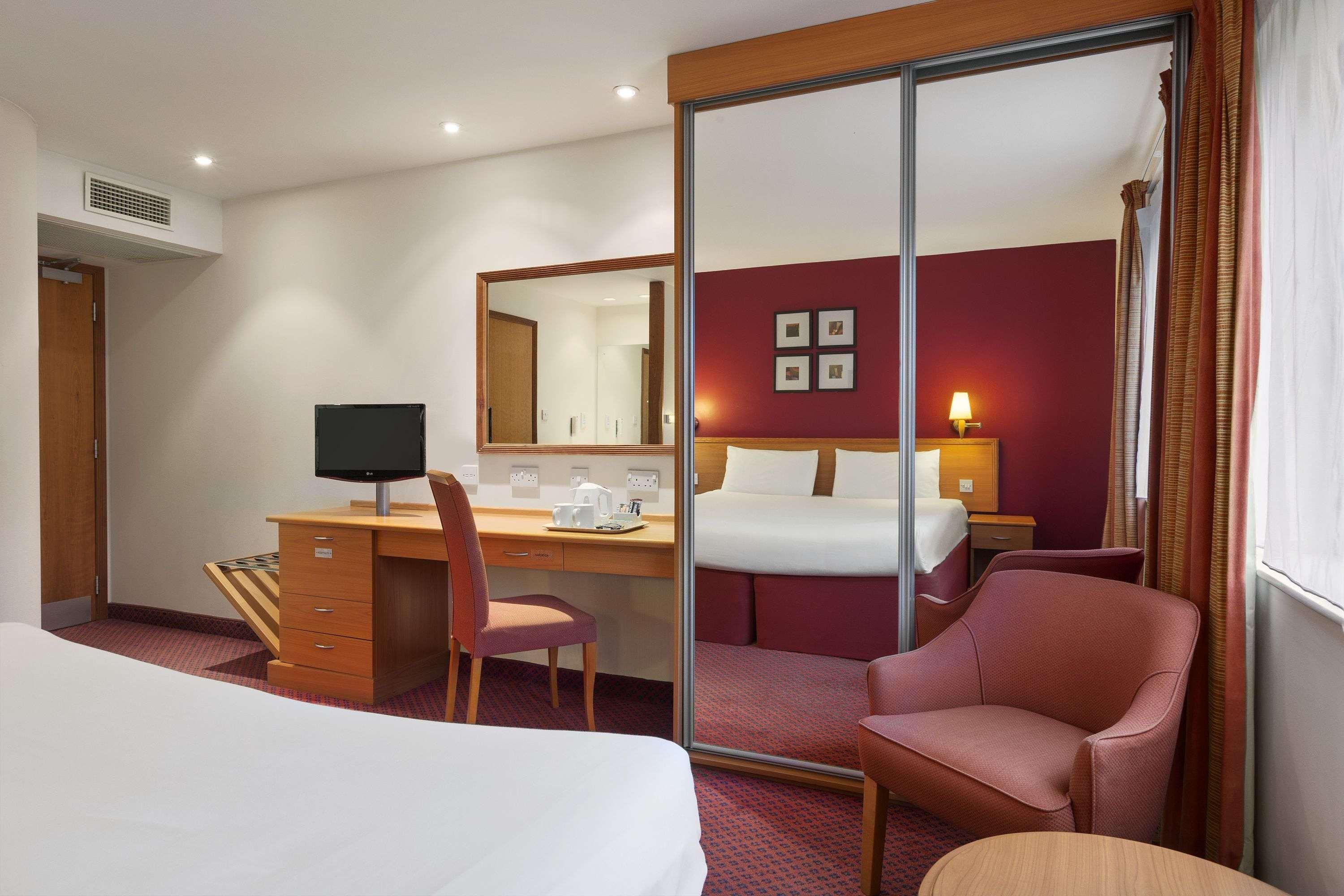 Days Inn Stevenage North Baldock Dış mekan fotoğraf