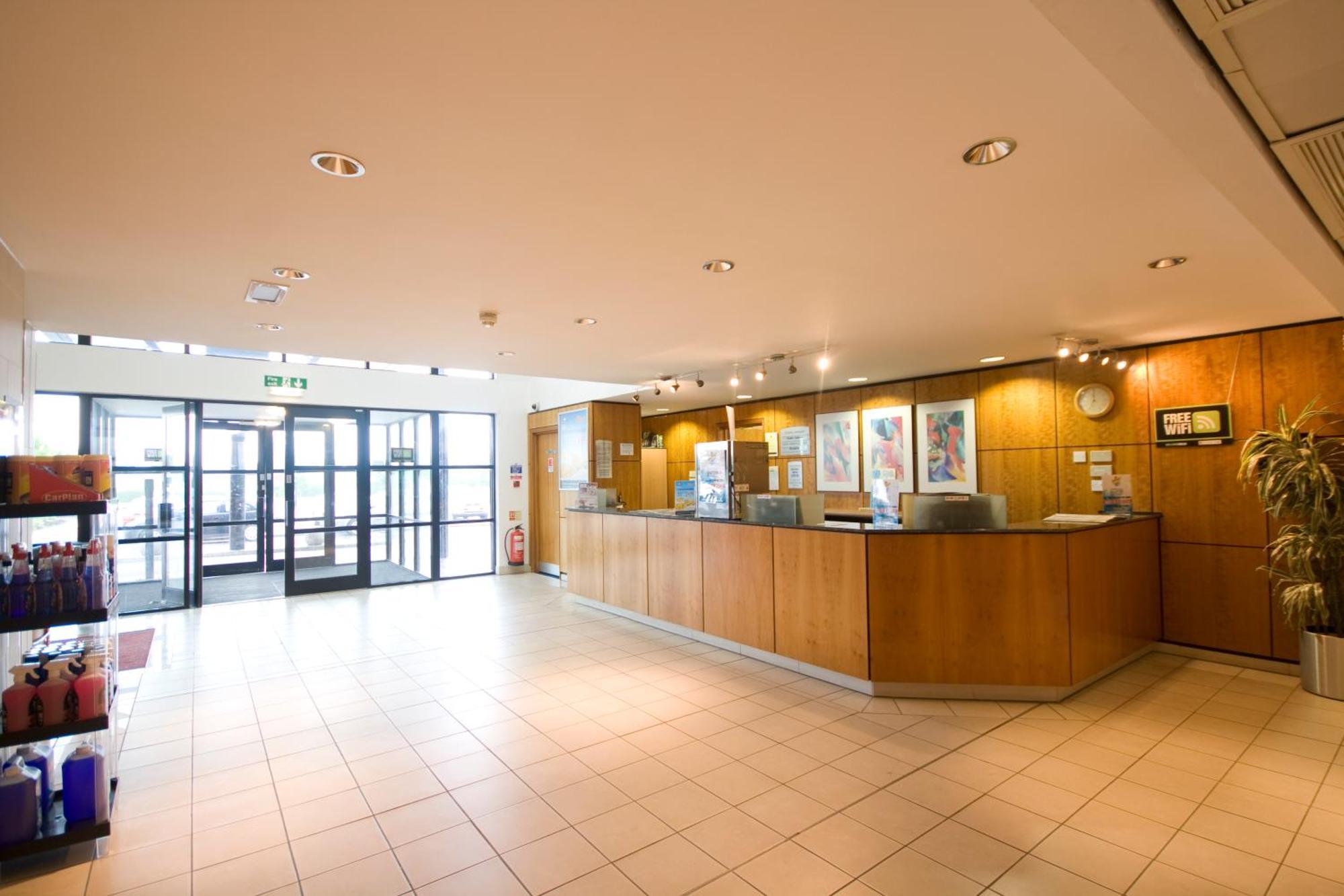 Days Inn Stevenage North Baldock Dış mekan fotoğraf