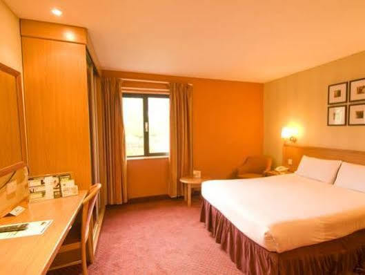 Days Inn Stevenage North Baldock Dış mekan fotoğraf