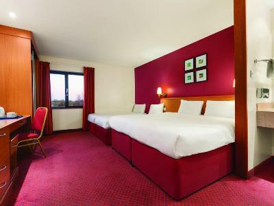 Days Inn Stevenage North Baldock Dış mekan fotoğraf