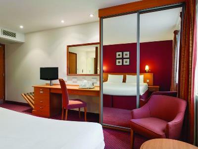 Days Inn Stevenage North Baldock Dış mekan fotoğraf